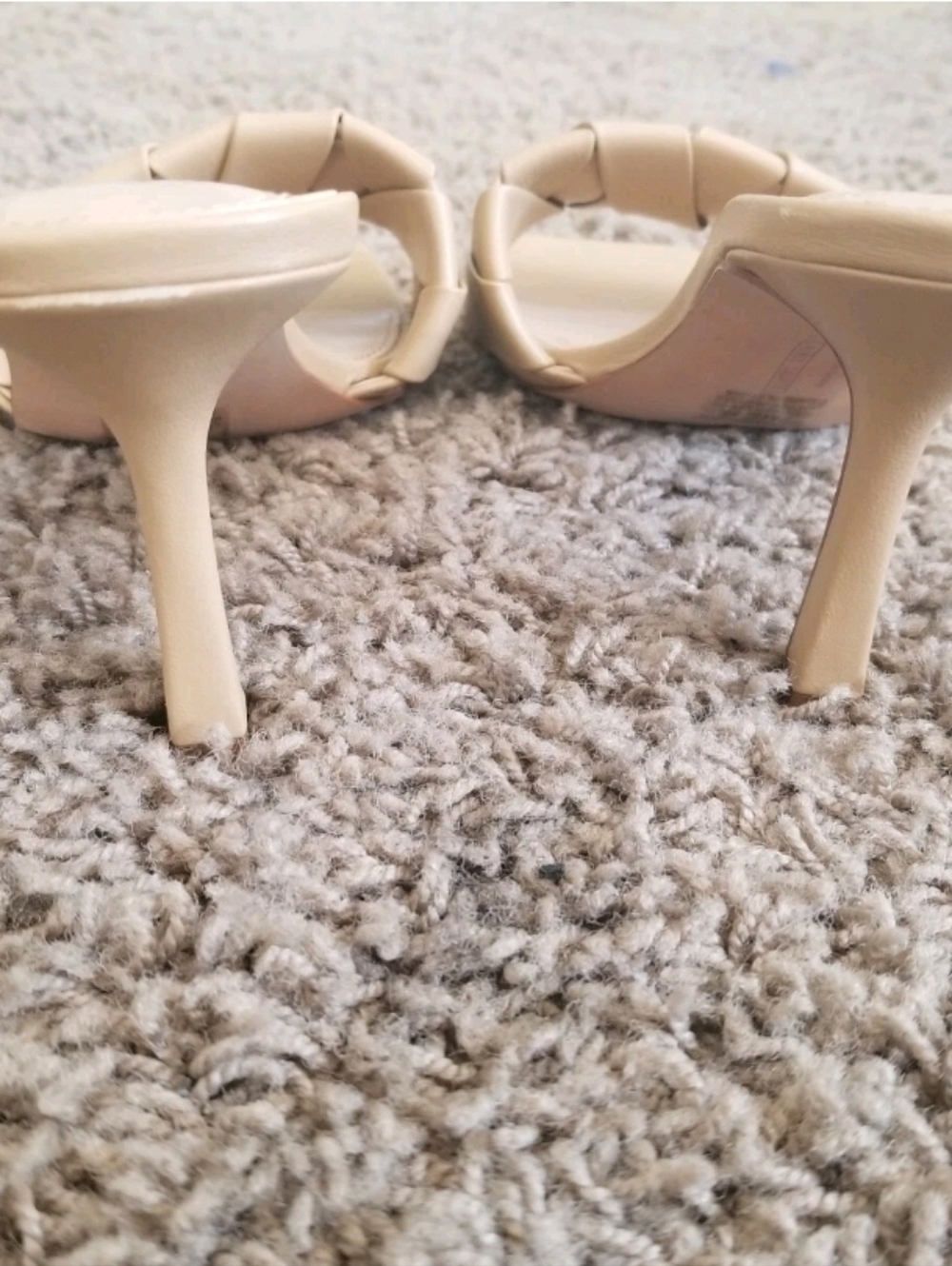 🆕🌹Endonta Pintucked Braided Leather Stiletto Sandal VINCE CAMUTO leche/bone 7 - Picture 8 of 8